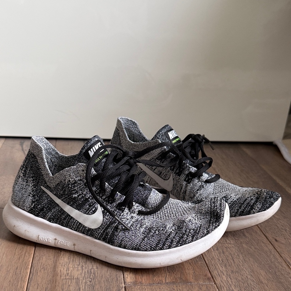 Nike Black and Gray Knit Running Shoes